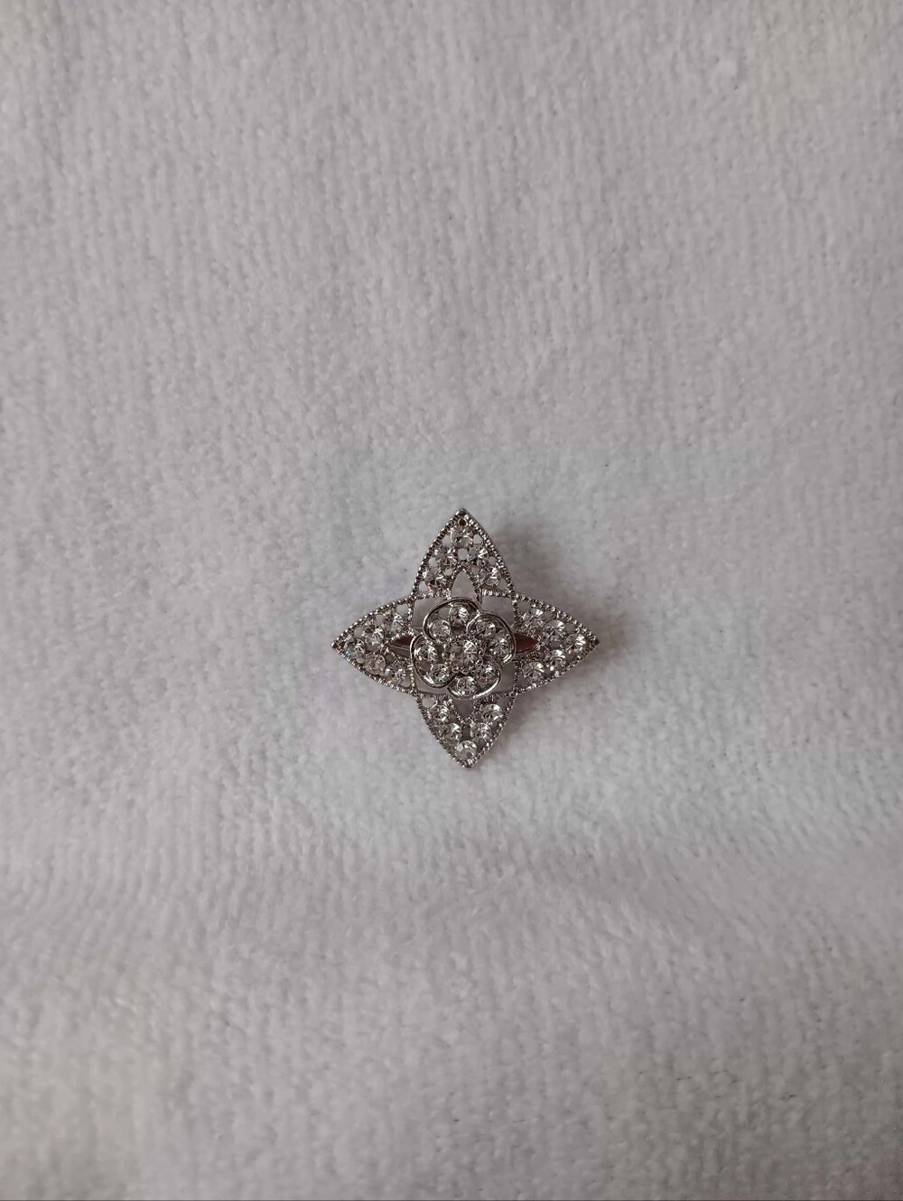 Silver Star Brooch Pin - Picture 2 of 8